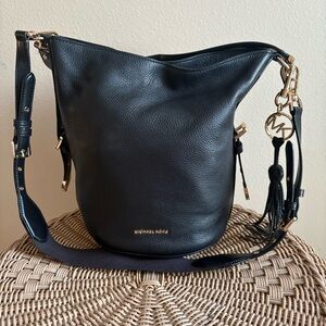 Michael Kors Brooke Medium Pebbled Leather Bucket Bag in black